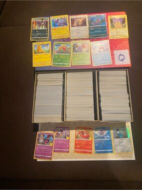 Box of over 1500 Pokémon cards in mint condition (Q)